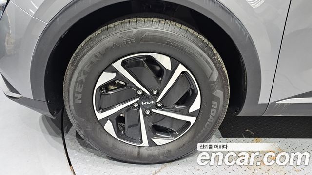 Kia Sportage Hybrid (V) Prestige 2023 — фото 5