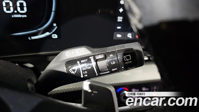 Kia Sportage Hybrid (V) Prestige 2023 — фото 18