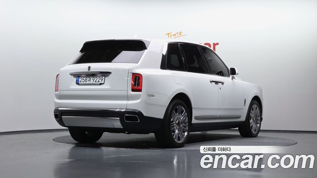 Rolls-Royce Cullinan 6.7 V12 2023 — фото 2