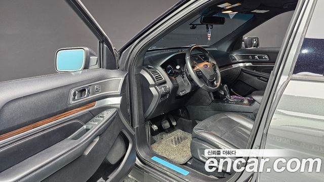 Ford Explorer 2.3 Limited 4WD 5th 2016 — фото 10