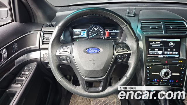 Ford Explorer 2.3 Limited 4WD 5th 2016 — фото 13