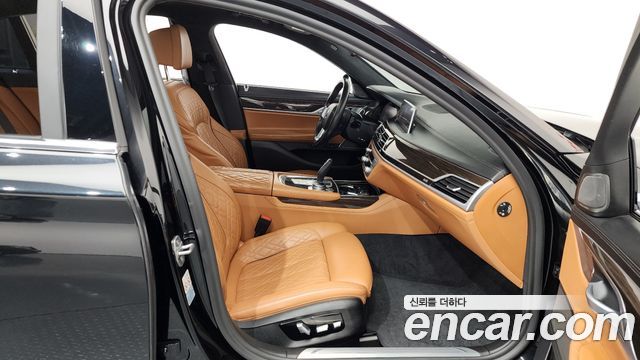 BMW 7 Series (G11) 730Ld xDrive Design Pure Excellence 2020 — фото 11