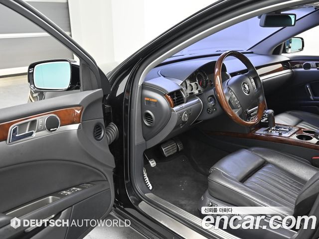 Volkswagen Phaeton V8 4.2 LWB VW611 2013 — фото 15