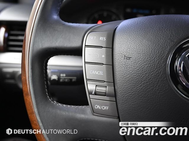 Volkswagen Phaeton V8 4.2 LWB VW611 2013 — фото 21