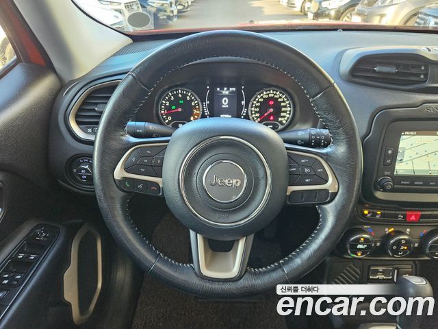 Jeep Renegade 2.4 Longitude High 2017 — фото 16