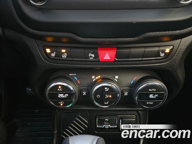 Jeep Renegade 2.4 Longitude High 2017 — фото 18