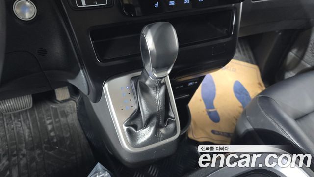 Hyundai Staria Cargo 5-Seater Modern 2023 — фото 9