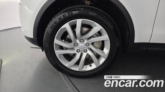 Land Rover Discovery 5 3.0 SD6 HSE 2019 — фото 5