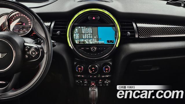 MINI Cooper S 5Door Standard 3rd 2018 — фото 14