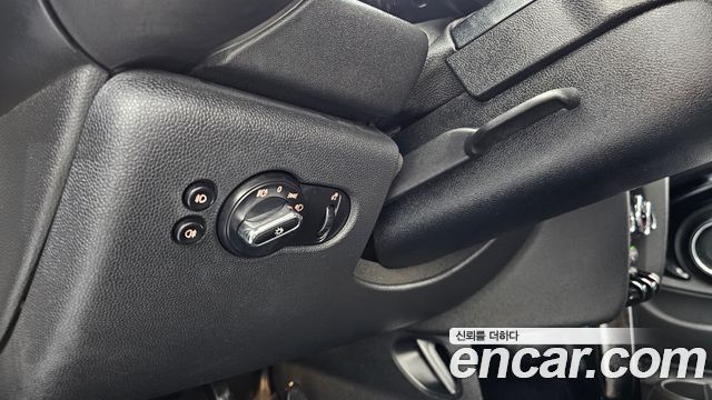 MINI Cooper S 5Door Standard 3rd 2018 — фото 16