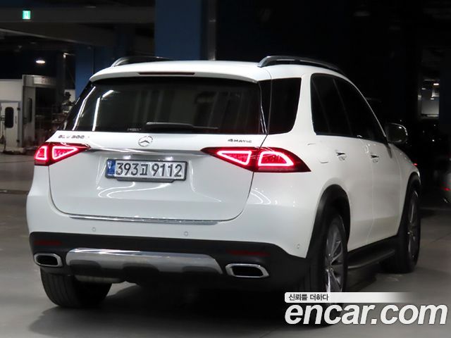Mercedes-Benz GLE-Class (W167) GLE300d 4MATIC 2022 — фото 2