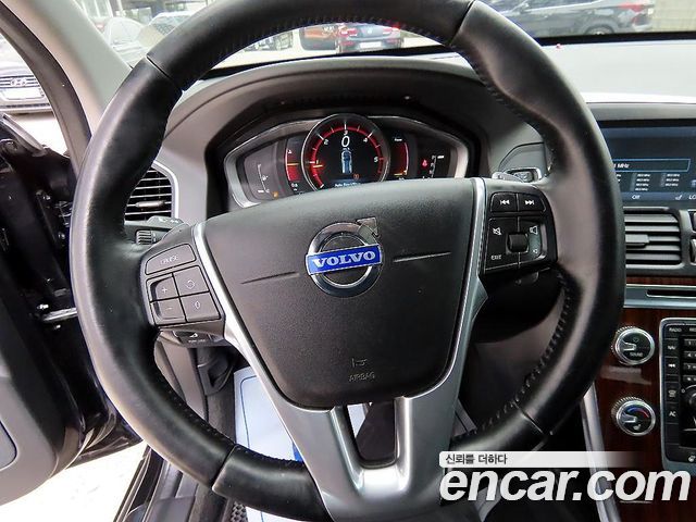 Volvo XC60 D4 1st 2015 — фото 8