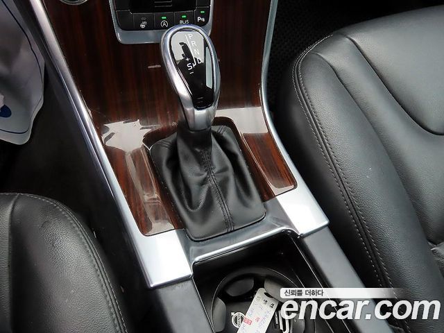 Volvo XC60 D4 1st 2015 — фото 10