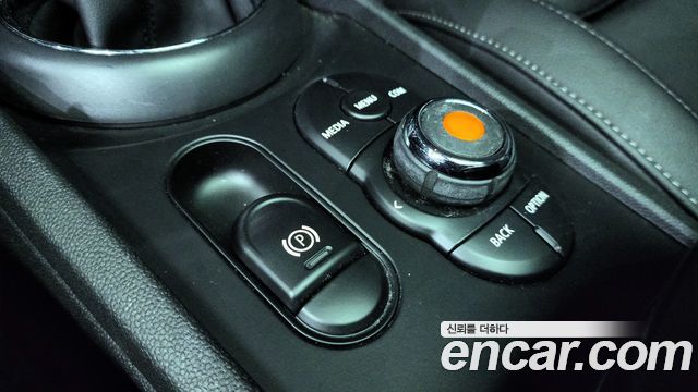 MINI Cooper Clubman Standard 2nd 2019 — фото 26