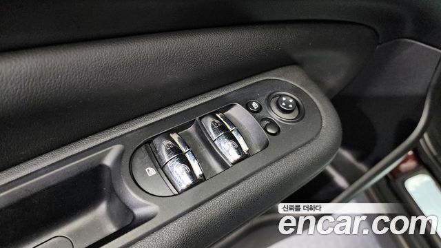 MINI Cooper Clubman Standard 2nd 2019 — фото 29