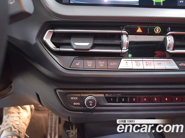BMW 1 Series (F40) 120i M Sports 2022 — фото 18