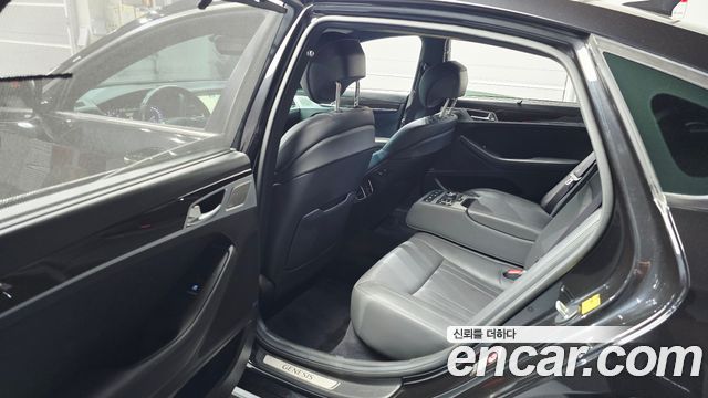 Genesis G80 3.3 GDI AWD Prestige 2018 — фото 15