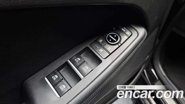 Genesis G80 3.3 GDI AWD Prestige 2018 — фото 18