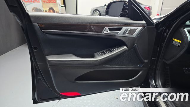Genesis G80 3.3 GDI AWD Prestige 2018 — фото 30