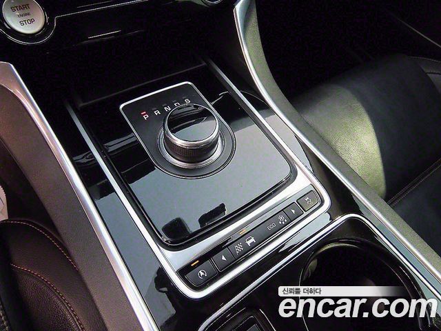Jaguar XE 20d Perstige AWD 2017 — фото 9