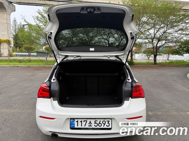 BMW 1 Series (F20) 118d Sport 5Door 2017 — фото 16