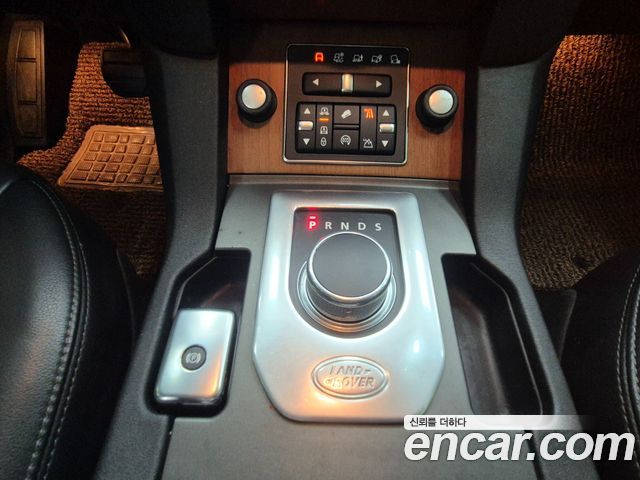Land Rover Discovery 4 3.0 TDV6 SE 2015 — фото 7