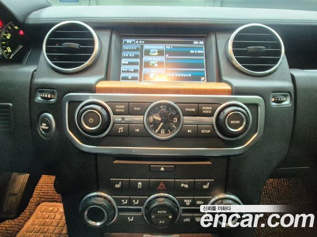 Land Rover Discovery 4 3.0 TDV6 SE 2015 — фото 9