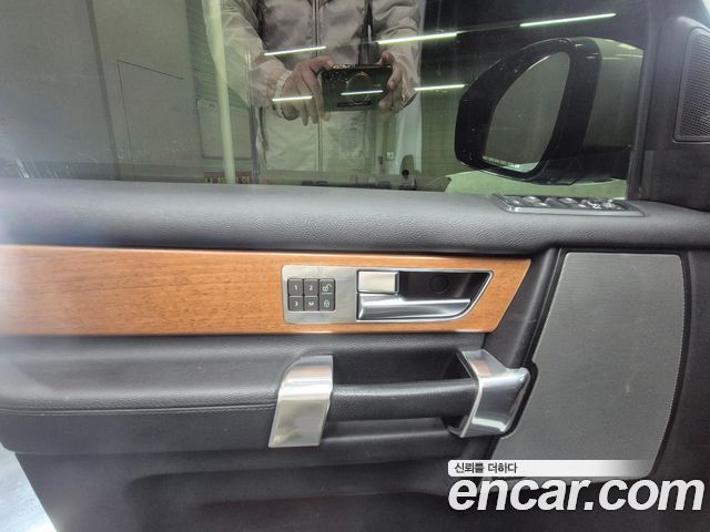 Land Rover Discovery 4 3.0 TDV6 SE 2015 — фото 14