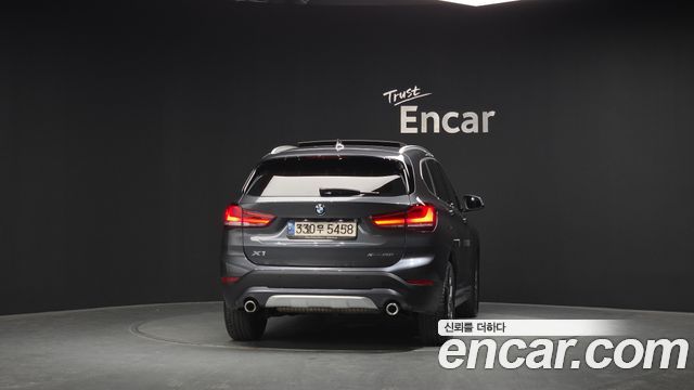 BMW X1 (F48) xDrive 20i Advantage 2021 — фото 4