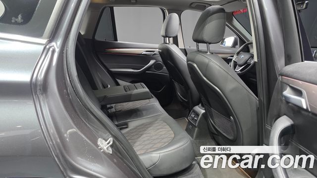BMW X1 (F48) xDrive 20i Advantage 2021 — фото 12
