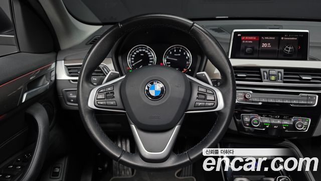 BMW X1 (F48) xDrive 20i Advantage 2021 — фото 13