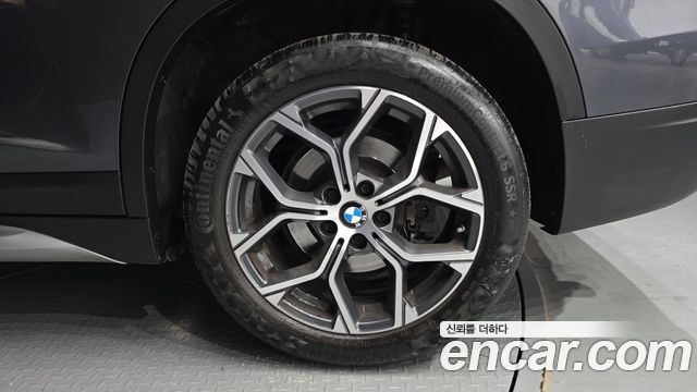 BMW X1 (F48) xDrive 20i Advantage 2021 — фото 21
