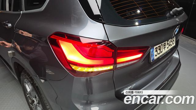 BMW X1 (F48) xDrive 20i Advantage 2021 — фото 23