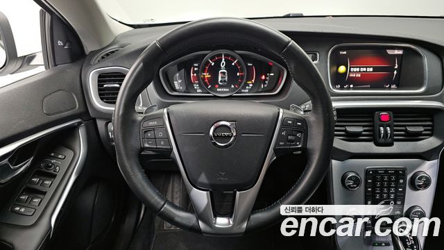 Volvo V40 D3 2nd 2018 — фото 13