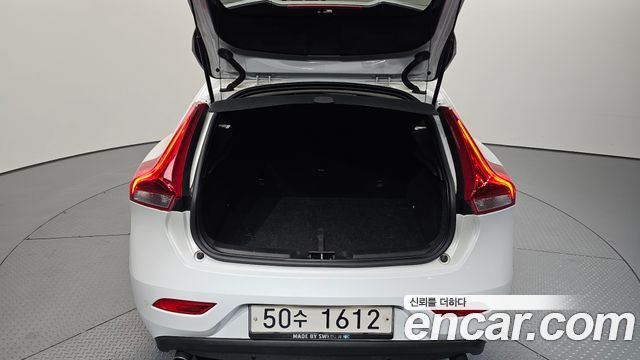 Volvo V40 D3 2nd 2018 — фото 20
