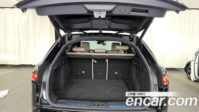 Land Rover Range Rover Velar 3.0 D300 R-Dynamic HSE 2018 — фото 20
