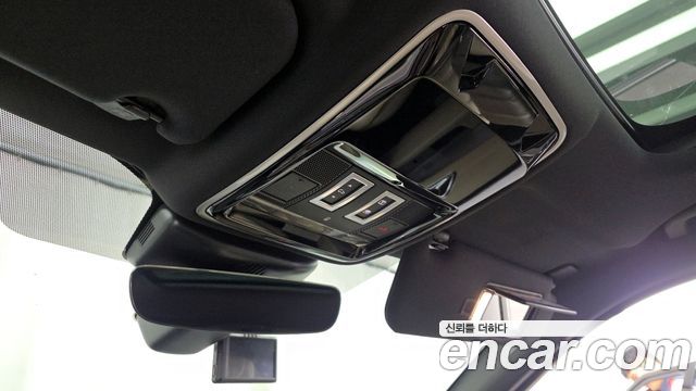 Land Rover Range Rover Velar 3.0 D300 R-Dynamic HSE 2018 — фото 27