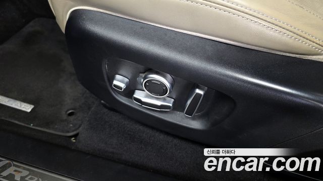 Land Rover Range Rover Velar 3.0 D300 R-Dynamic HSE 2018 — фото 31