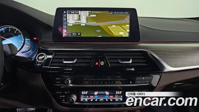 BMW 5 Series (G30) 530i xDrive M Sport Package Plus 2018 — фото 16