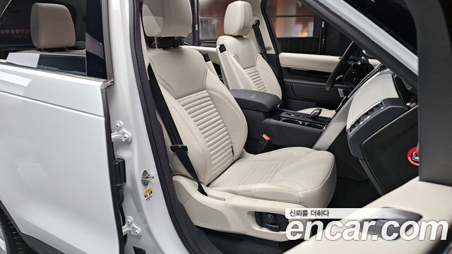 Land Rover Discovery 5 2.0 P300 S 2025 — фото 11