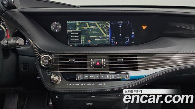 Lexus LS500 (V) 3.5 Luxury AWD 2018 — фото 13