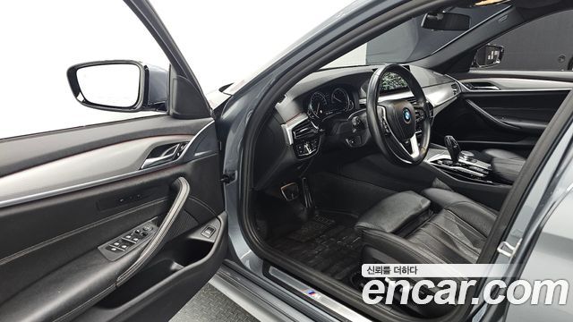 BMW 5 Series (G30) 520d M Sport package 2017 — фото 15