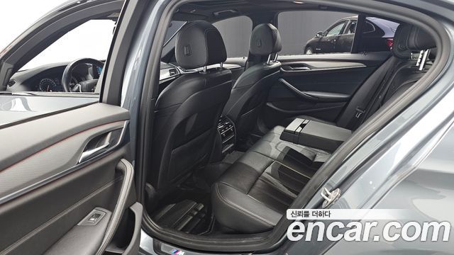 BMW 5 Series (G30) 520d M Sport package 2017 — фото 16