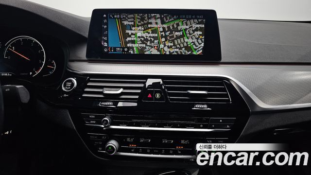 BMW 5 Series (G30) 520d M Sport package 2017 — фото 18