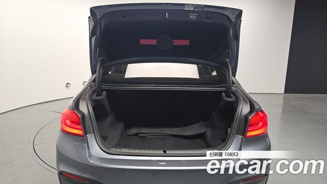 BMW 5 Series (G30) 520d M Sport package 2017 — фото 24