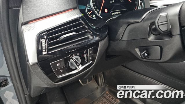 BMW 5 Series (G30) 520d M Sport package 2017 — фото 34