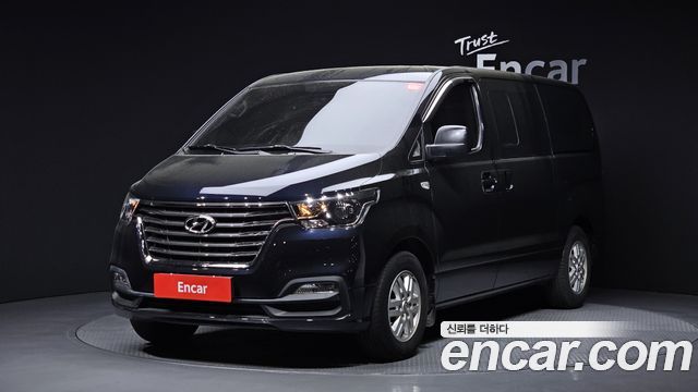 Hyundai Grand Starex Van 5-Seater Modern