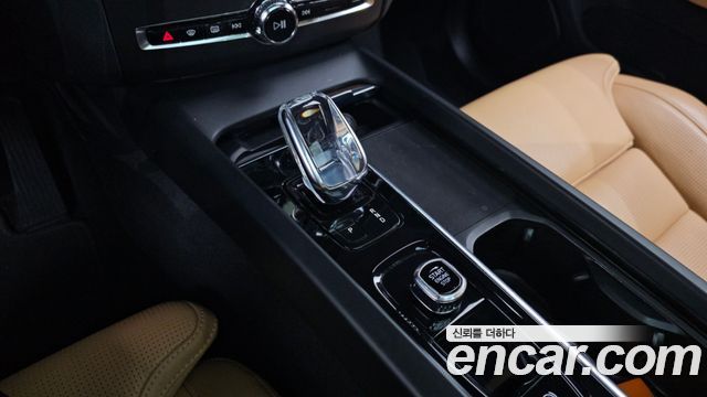 Volvo XC60 (II) B6 Inscirtion 2022 — фото 9