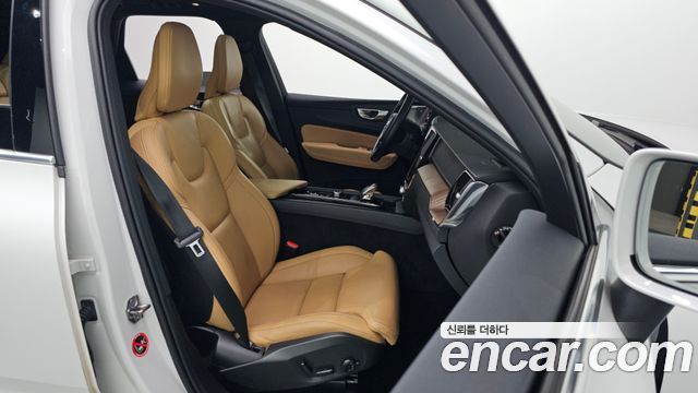 Volvo XC60 (II) B6 Inscirtion 2022 — фото 11