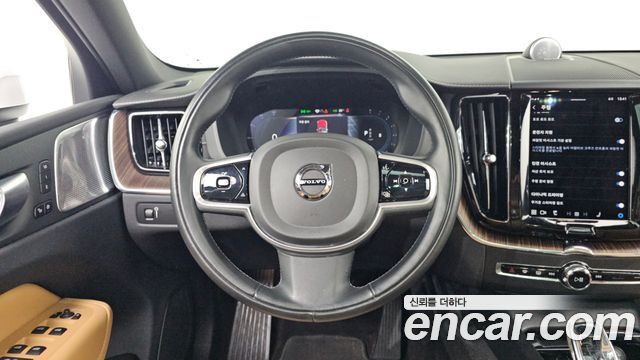 Volvo XC60 (II) B6 Inscirtion 2022 — фото 14